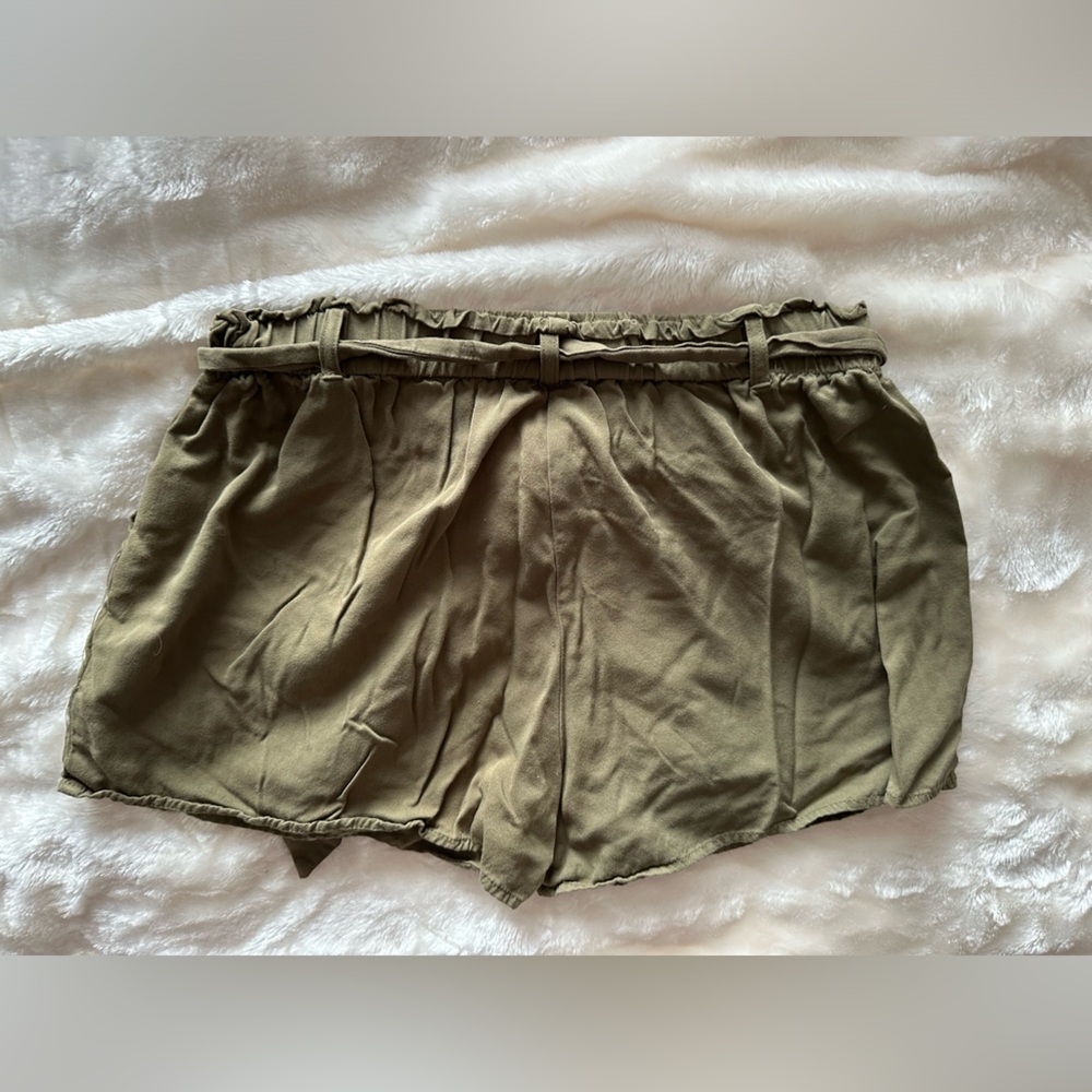 Shorts - Picture 3 of 3